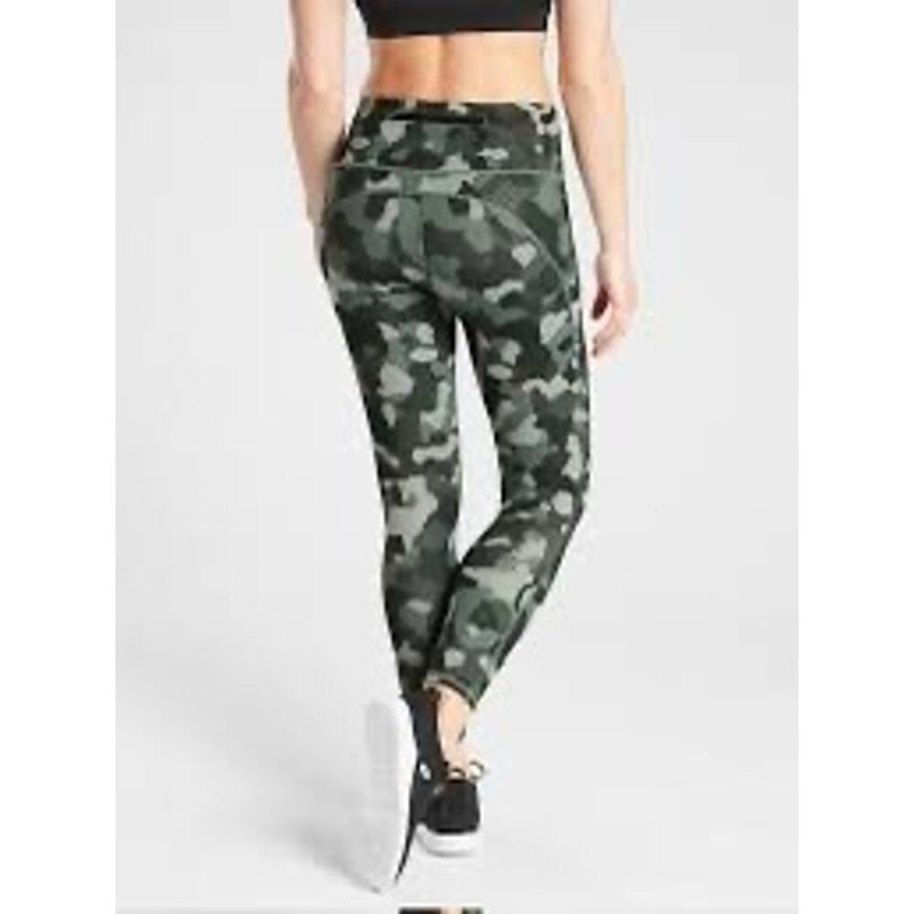 Athleta Lightning Camo 7/8 Tight in Super Sonic Size Small Leggings Activewear - Picture 2 of 13